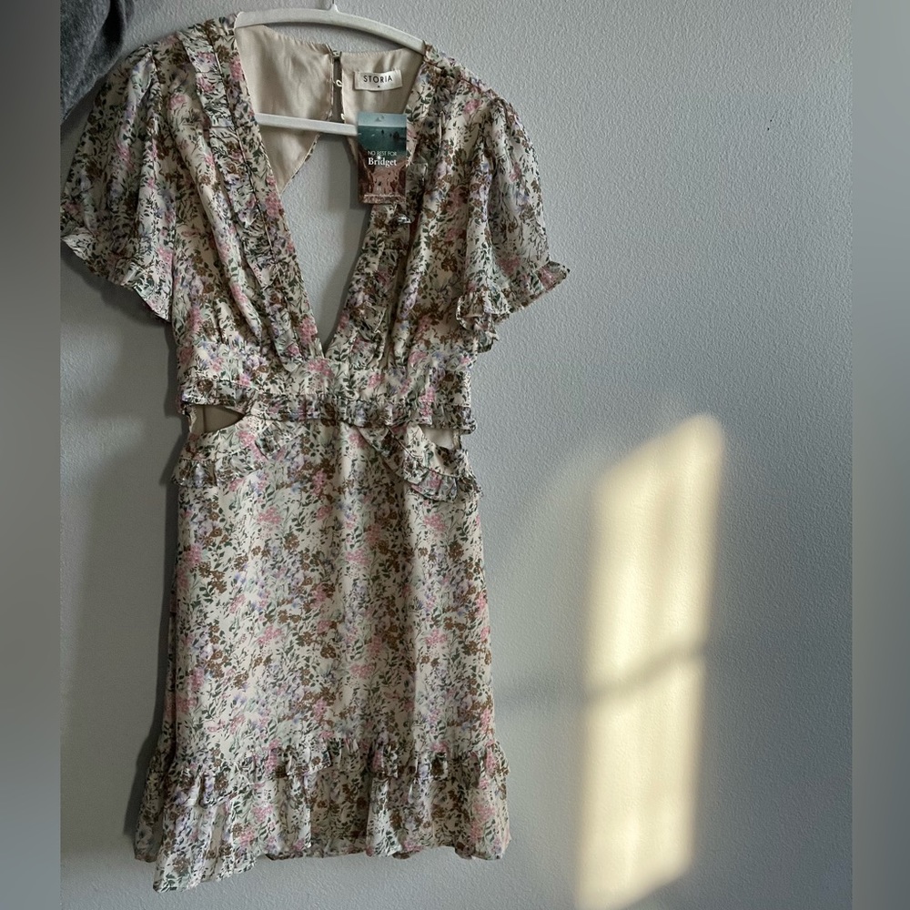 NWT - floral dress with cutout details